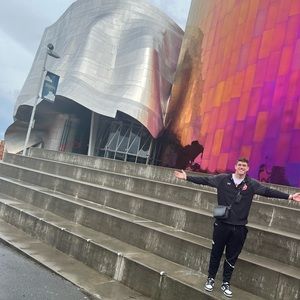 Meet your Posher, Yo